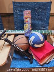 MaxSold Auction: Day at the Beach. B - London (Ontario, Canada) SELLER MANAGED Estate Sale Online Auction - Shore Road