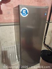 MaxSold Auction: Upright Freezer D - London (Ontario, Canada) SELLER MANAGED Estate Sale Online Auction - Shore Road