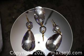 MaxSold Auction: 17 Crystals for Chandelier. - Toronto (Ontario, Canada) SELLER MANAGED Downsizing Online Auction - Chesswood Drive (STORAGE)