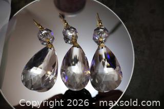 MaxSold Auction: 17 New Drop Crystals. - Toronto (Ontario, Canada) SELLER MANAGED Downsizing Online Auction - Chesswood Drive (STORAGE)