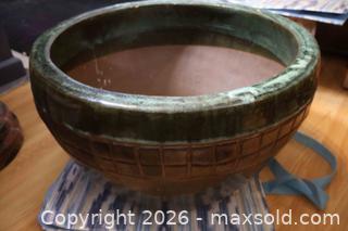 MaxSold Auction: Extra Large Clay Pot for plants or tree.  - Toronto (Ontario, Canada) SELLER MANAGED Downsizing Online Auction - Chesswood Drive (STORAGE)