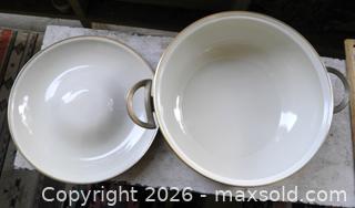 MaxSold Auction: NEW- Vintage Copco Sam Lebowitz designed enameled cast iron Dutch oven made in Spain - Victoria (British Columbia, Canada) SELLER MANAGED Downsizing Online Auction - Gorge Road. East (CONDO)