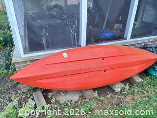 MaxSold Auction: Guster 9 ft Sit-in recreational  Kayak, dry storage bin, paddle, Red/Orange - Wilmington (Delaware, USA) SELLER MANAGED Estate Sale Online Auction - Maclary Drive