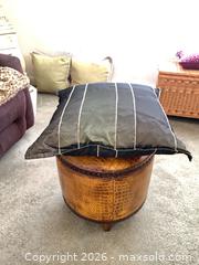 MaxSold Auction: Den Accessories  - Toronto (Ontario, Canada) SELLER MANAGED Downsizing Online Auction - Cronin Drive