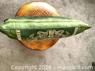 MaxSold Auction: Den Accessories  - Toronto (Ontario, Canada) SELLER MANAGED Downsizing Online Auction - Cronin Drive