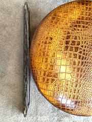 MaxSold Auction: Den Accessories  - Toronto (Ontario, Canada) SELLER MANAGED Downsizing Online Auction - Cronin Drive