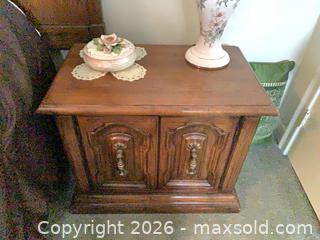 MaxSold Auction: Matching Bedroom Furniture  - Toronto (Ontario, Canada) SELLER MANAGED Downsizing Online Auction - Cronin Drive