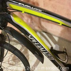 MaxSold Auction: Specialized Stumpjumper 26-inch Aluminum Mountain Bike - Aurora (Ontario, Canada) SELLER MANAGED Downsizing Online Auction -  Kane Crescent