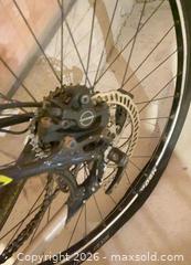 MaxSold Auction: Specialized Stumpjumper 26-inch Aluminum Mountain Bike - Aurora (Ontario, Canada) SELLER MANAGED Downsizing Online Auction -  Kane Crescent