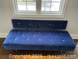 MaxSold Auction: Vintage 1970s Mid-Century Modern Sofa  - Aurora (Ontario, Canada) SELLER MANAGED Downsizing Online Auction -  Kane Crescent