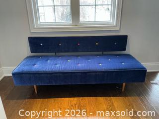MaxSold Auction: Vintage 1970s Mid-Century Modern Sofa  - Aurora (Ontario, Canada) SELLER MANAGED Downsizing Online Auction -  Kane Crescent
