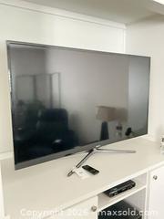 MaxSold Auction: Samsung 55" UN55F6400 Smart TV - Los Angeles (California, USA) PARTNER MANAGED Moving Online Auction - Erwin Street (CONDO)