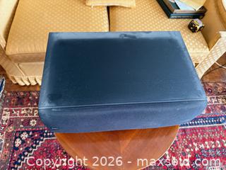 MaxSold Auction: Bowers & Wilkins (B&W) LCR60 S3 Centre Channel Speaker - Toronto (Ontario, Canada) SELLER MANAGED Estate Sale Online Auction - Walmer Road (CONDO)