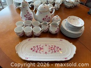 MaxSold Auction: Hollóháza HLH3 Pink Flowers Lot - Toronto (Ontario, Canada) SELLER MANAGED Estate Sale Online Auction - Walmer Road (CONDO)