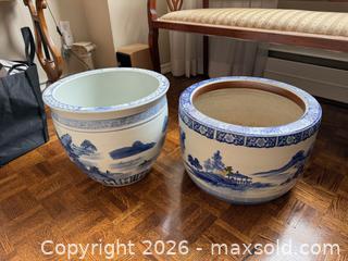 MaxSold Auction: Pair of Blue & White Oriental Style Ceramic Planters - Toronto (Ontario, Canada) SELLER MANAGED Estate Sale Online Auction - Walmer Road (CONDO)