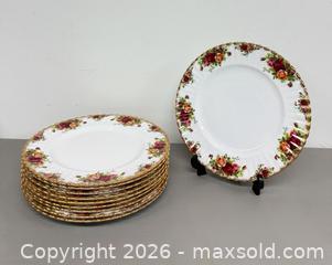 MaxSold Auction: (10) Vintage English Royal Albert Old Country Roses Dinner Plates & More  - Toronto (Ontario, Canada) PARTNER MANAGED Reseller Online Auction - Queen Street West