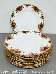 MaxSold Auction: (10) Vintage English Royal Albert Old Country Roses Dinner Plates & More  - Toronto (Ontario, Canada) PARTNER MANAGED Reseller Online Auction - Queen Street West