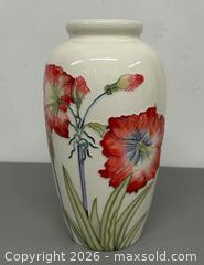 MaxSold Auction: Hand Painted Dahlias Porcelain Vase By Pavone  - Toronto (Ontario, Canada) PARTNER MANAGED Reseller Online Auction - Queen Street West