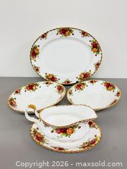 MaxSold Auction: Vintage English Royal Albert Old Country Roses Platter, Serving Bowls & Gravy Boat with Underplate - Toronto (Ontario, Canada) PARTNER MANAGED Reseller Online Auction - Queen Street West