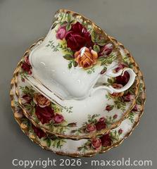MaxSold Auction: Vintage English Royal Albert Old Country Roses Tea Set (6 Teacups, 6 Saucers, 6 Dessert Plates, Coffee Pot & Teapot) - Toronto (Ontario, Canada) PARTNER MANAGED Reseller Online Auction - Queen Street West
