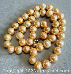 MaxSold Auction: Vintage Golden South Sea Pearl Necklace with 18K Yellow Gold (750) Clasp - Marked  - Toronto (Ontario, Canada) PARTNER MANAGED Reseller Online Auction - Queen Street West