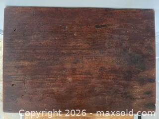 MaxSold Auction: Antique Farmhouse Solid Wood Accent Side Table with Turned Legs - 27.5"H x 22.75"W x 15.75"D - Kingston (Ontario, Canada) SELLER MANAGED Downsizing Online Auction - Abdo Road