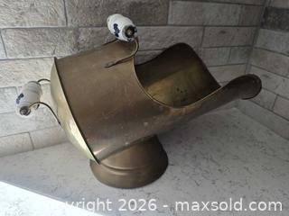 MaxSold Auction: Vintage Brass Coal Scuttle with Ceramic Handle - 21.25"L x 9.75"W x 13.25"H - Kingston (Ontario, Canada) SELLER MANAGED Downsizing Online Auction - Abdo Road