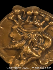 MaxSold Auction: Salvador Dali Limited Edition Bronze King David Medallion With Crowned Head  - Pickering (Ontario, Canada) SELLER MANAGED Reseller Online Auction - Old Brock Road
