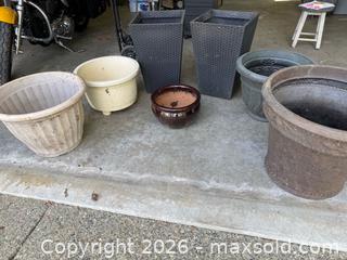 MaxSold Auction: decorative plant holder lot - North Cowichan (British Columbia, Canada) SELLER MANAGED Moving Online Auction - Maple Bay Road