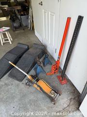 MaxSold Auction: jacks, stands and ramps - North Cowichan (British Columbia, Canada) SELLER MANAGED Moving Online Auction - Maple Bay Road
