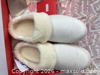 MaxSold Auction: Hunter Ankle Rain Bootie, UK 8, White/Cream - San Jose (California, USA) PARTNER MANAGED Estate Sale Online Auction - East Humboldt Street