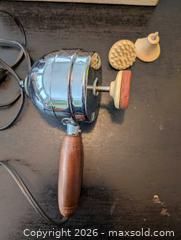 MaxSold Auction: Antique medical quackery  - Ottawa (Ontario, Canada) SELLER MANAGED Downsizing Online Auction - Kingsford Court