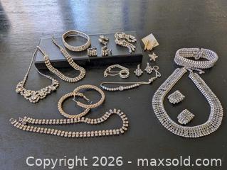 MaxSold Auction: Miscellaneous jewelry  - Ottawa (Ontario, Canada) SELLER MANAGED Downsizing Online Auction - Kingsford Court