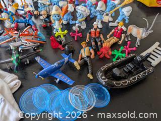 MaxSold Auction: Miscellaneous vintage figures  - Ottawa (Ontario, Canada) SELLER MANAGED Downsizing Online Auction - Kingsford Court