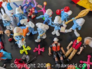 MaxSold Auction: Miscellaneous vintage figures  - Ottawa (Ontario, Canada) SELLER MANAGED Downsizing Online Auction - Kingsford Court