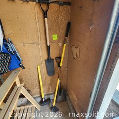 MaxSold Auction: Gardening Hand Tools - Roseville (California, USA) PARTNER MANAGED Moving Online Auction - Jennifer Circle
