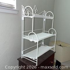 MaxSold Auction: Wire Rack, Foldable - Roseville (California, USA) PARTNER MANAGED Moving Online Auction - Jennifer Circle