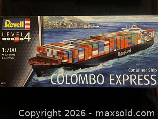 MaxSold Auction: (5) bundle of lego - Vancouver (British Columbia, Canada) SELLER MANAGED Reseller Online Auction - Adanac Street