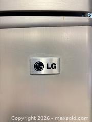 MaxSold Auction: LG Stainless Steel Bottom-Freezer Refrigerator 14-18 cu ft - South Frontenac (Ontario, Canada) SELLER MANAGED Moving Online Auction -  Pepper Lane