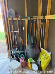 MaxSold Auction: Gardening Tools, Accessories, and Supplies - Leeds And The Thousand Islands (Ontario, Canada) PARTNER MANAGED Downsizing Online Auction - Main Street
