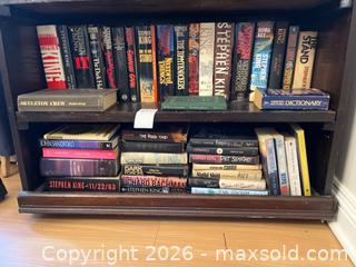 MaxSold Auction: Stephen King and Other Fiction Books - Leeds And The Thousand Islands (Ontario, Canada) PARTNER MANAGED Downsizing Online Auction - Main Street