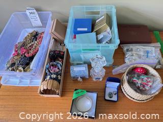 MaxSold Auction: Large Mixed Costume & Fine Jewelry Lot (50+ Pieces) - Saanich (British Columbia, Canada) PARTNER MANAGED Moving Online Auction - Maplewood (CONDO)