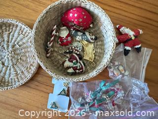 MaxSold Auction: Large Mixed Costume & Fine Jewelry Lot (50+ Pieces) - Saanich (British Columbia, Canada) PARTNER MANAGED Moving Online Auction - Maplewood (CONDO)