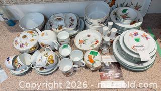 MaxSold Auction: Royal Worcester Evesham Gold Porcelain China Dinnerware Set - Saanich (British Columbia, Canada) PARTNER MANAGED Moving Online Auction - Cordova Bay Road (CONDO)