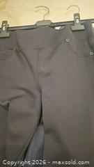 MaxSold Auction: Lot of 5 Women's Trousers, Jeans & Leggings Sizes 8-12 - Toronto (Ontario, Canada) PARTNER MANAGED Estate Sale Online Auction - Yorkville Avenue (CONDO) PART 2