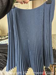 MaxSold Auction: Lot of 8 Women's Skirts (Large) Pleated, A-line, Straight - Toronto (Ontario, Canada) PARTNER MANAGED Estate Sale Online Auction - Yorkville Avenue (CONDO) PART 2
