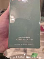 MaxSold Auction: New La Mer Body Crème 200 ml / 6.7 oz - Toronto (Ontario, Canada) PARTNER MANAGED Estate Sale Online Auction - Yorkville Avenue (CONDO) PART 2