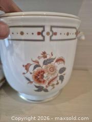 MaxSold Auction: Richard Ginori & Porcelaine de Paris Porcelain Cachepots & Trinket Box - Toronto (Ontario, Canada) PARTNER MANAGED Estate Sale Online Auction - Yorkville Avenue (CONDO) PART 2