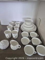 MaxSold Auction: Wedgwood Countryware Bone China Dinnerware Set for 6 (Approx. 38 pc) - Toronto (Ontario, Canada) PARTNER MANAGED Estate Sale Online Auction - Yorkville Avenue (CONDO) PART 2