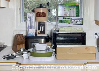 MaxSold Auction: Assorted Kitchen Lot - Ottawa (Ontario, Canada) PARTNER MANAGED Downsizing Online Auction - Hamelin Crescent